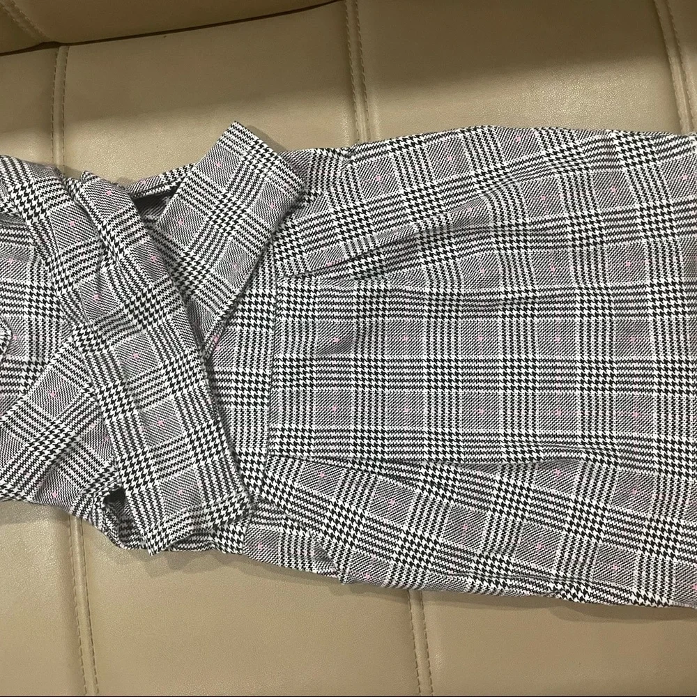 H&M dress for girls size 4-6 year old. - Picture 3 of 5